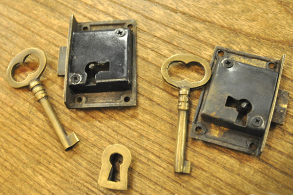 真鍮鍵セット　鍵穴　ブラス