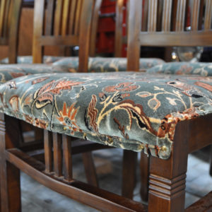 椅子張り替え　リフォーム　布張り　ダイニングチェア